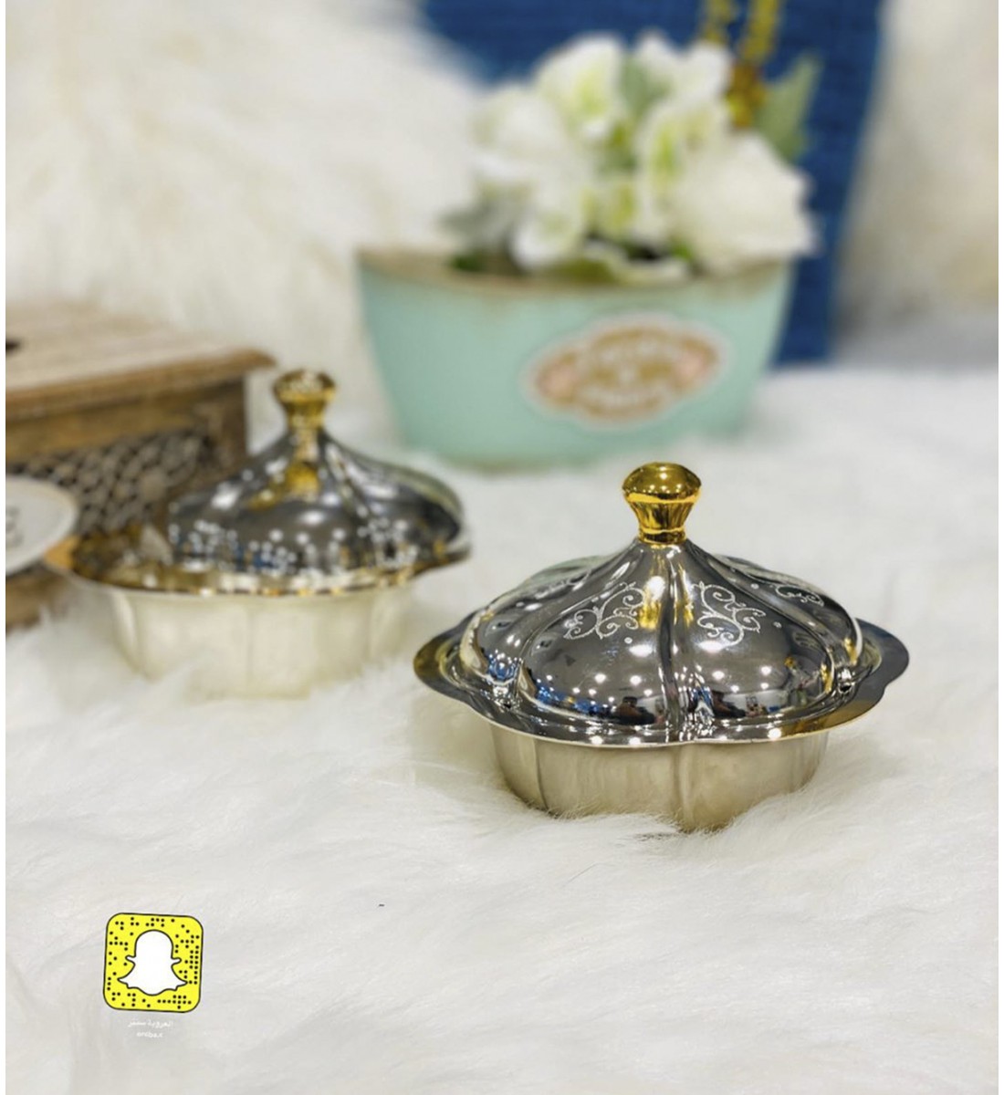 Stainless Steel Serving Dish with Cover Silver / Gold color