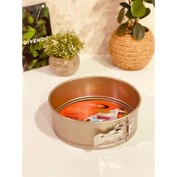  قالب كيك بقفل 18 سم 