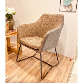 كرسي منفرد قماش فاخر  ارجل حديد مقاس90*63سم 