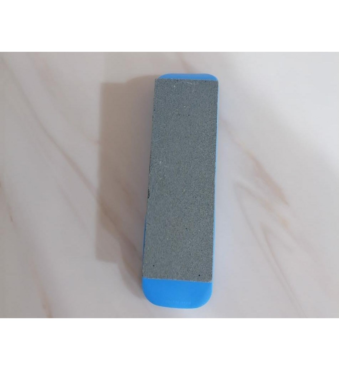 مسن حجر وجهين بقاعدة بلاستيك