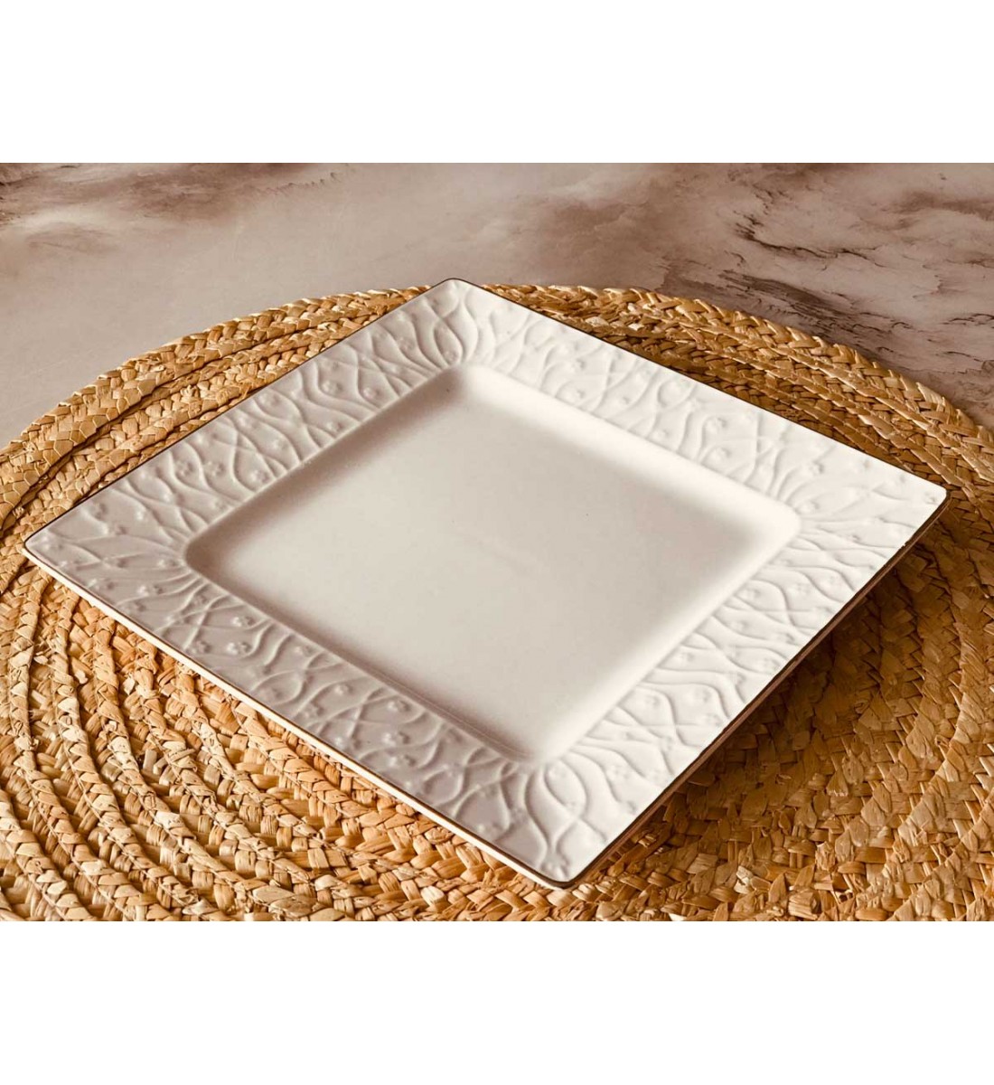 صحن تقديم سراميك مربع خط ذهبي  21*21سم