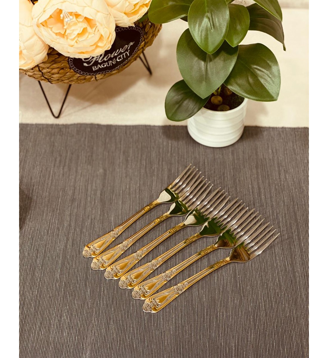 شوك استيل بنقشة ذهبيه 