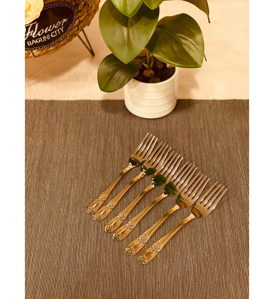 شوك استيل بنقشة ذهبيه 