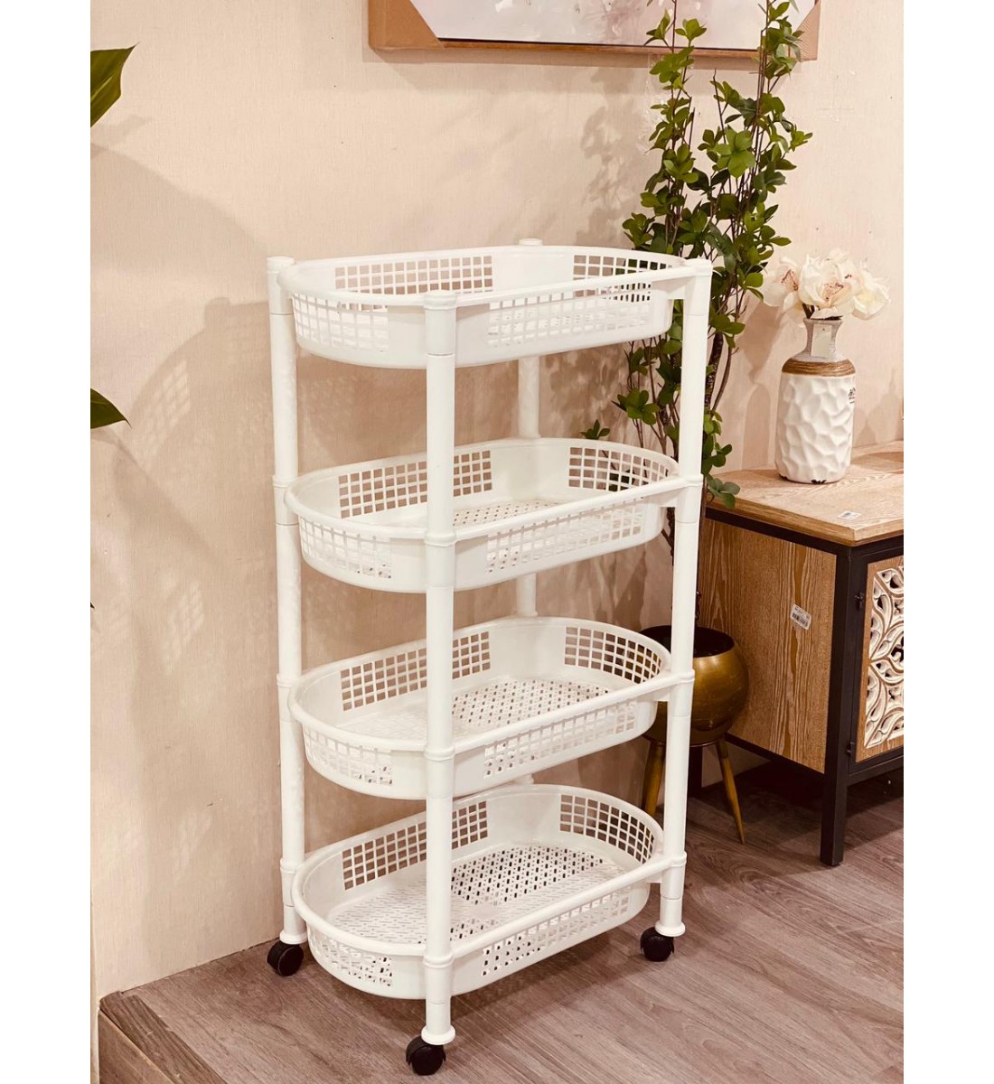 عربية تقديم 3 دور بكفرات سهلة الحركة لون ابيض	