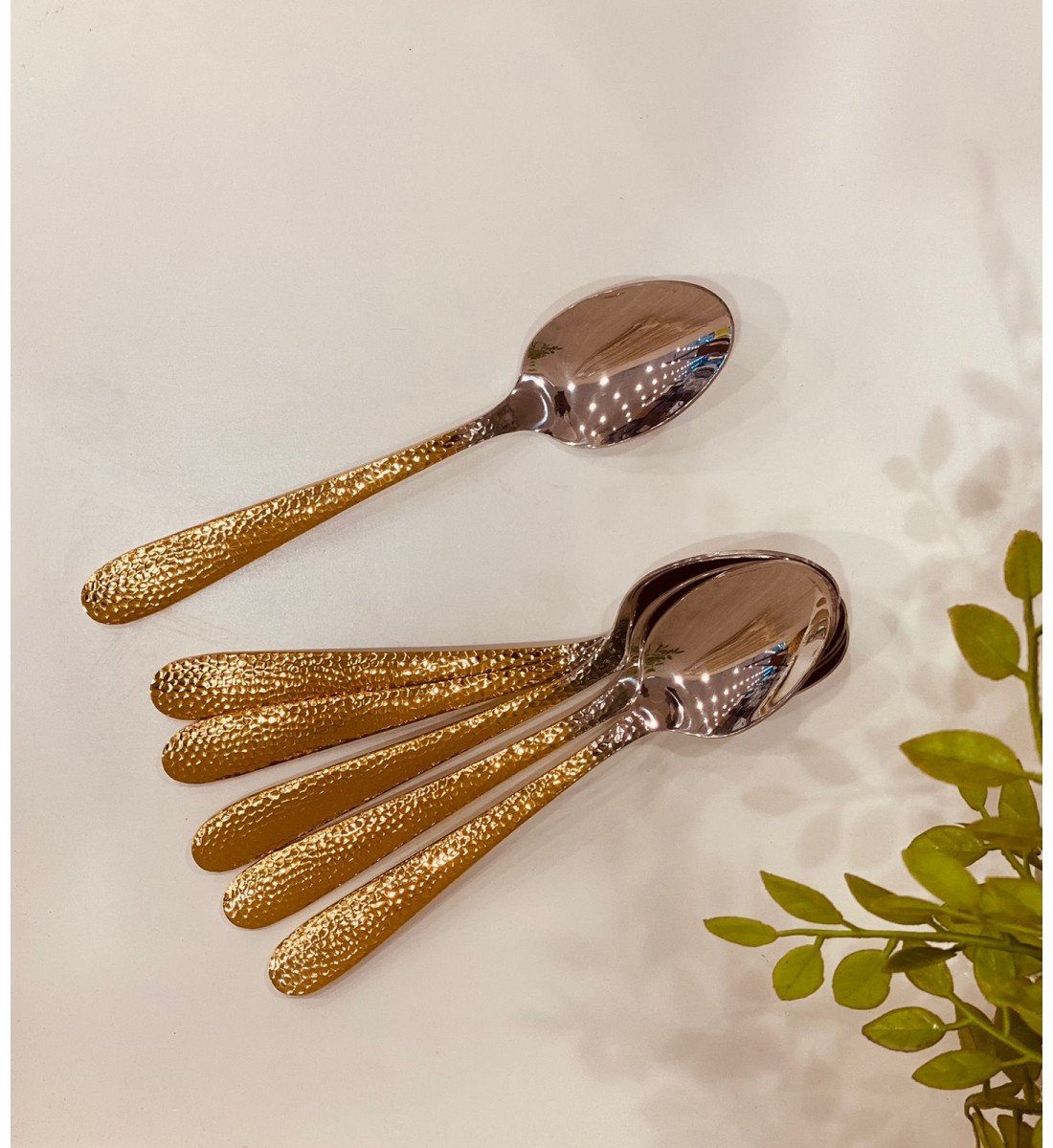A set of large eating spoons 6 pieces, silver and gold