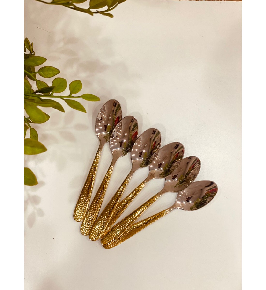 A set of large eating spoons 6 pieces, silver and gold