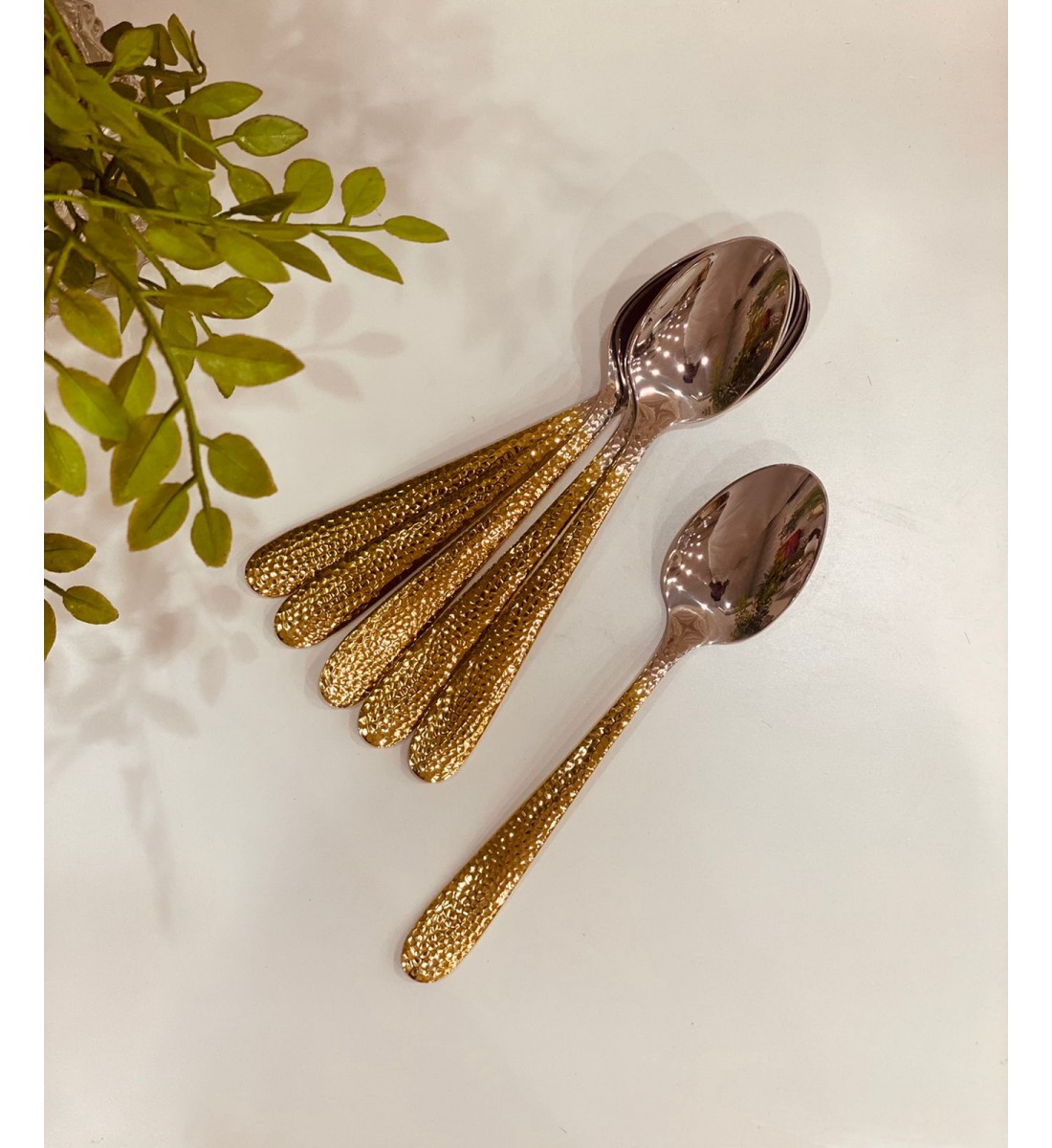 A set of large eating spoons 6 pieces, silver and gold