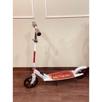 Scooter 2 wheels made of durable aluminum with a comfortable handle, height of 115 cm, foldable
