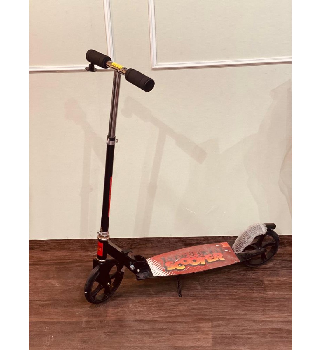 Scooter 2 wheels made of durable aluminum with a comfortable handle, height of 115 cm, foldable