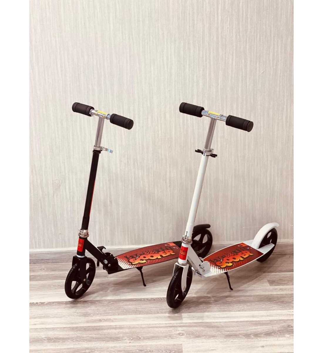 Scooter 2 wheels made of durable aluminum with a comfortable handle, height of 115 cm, foldable