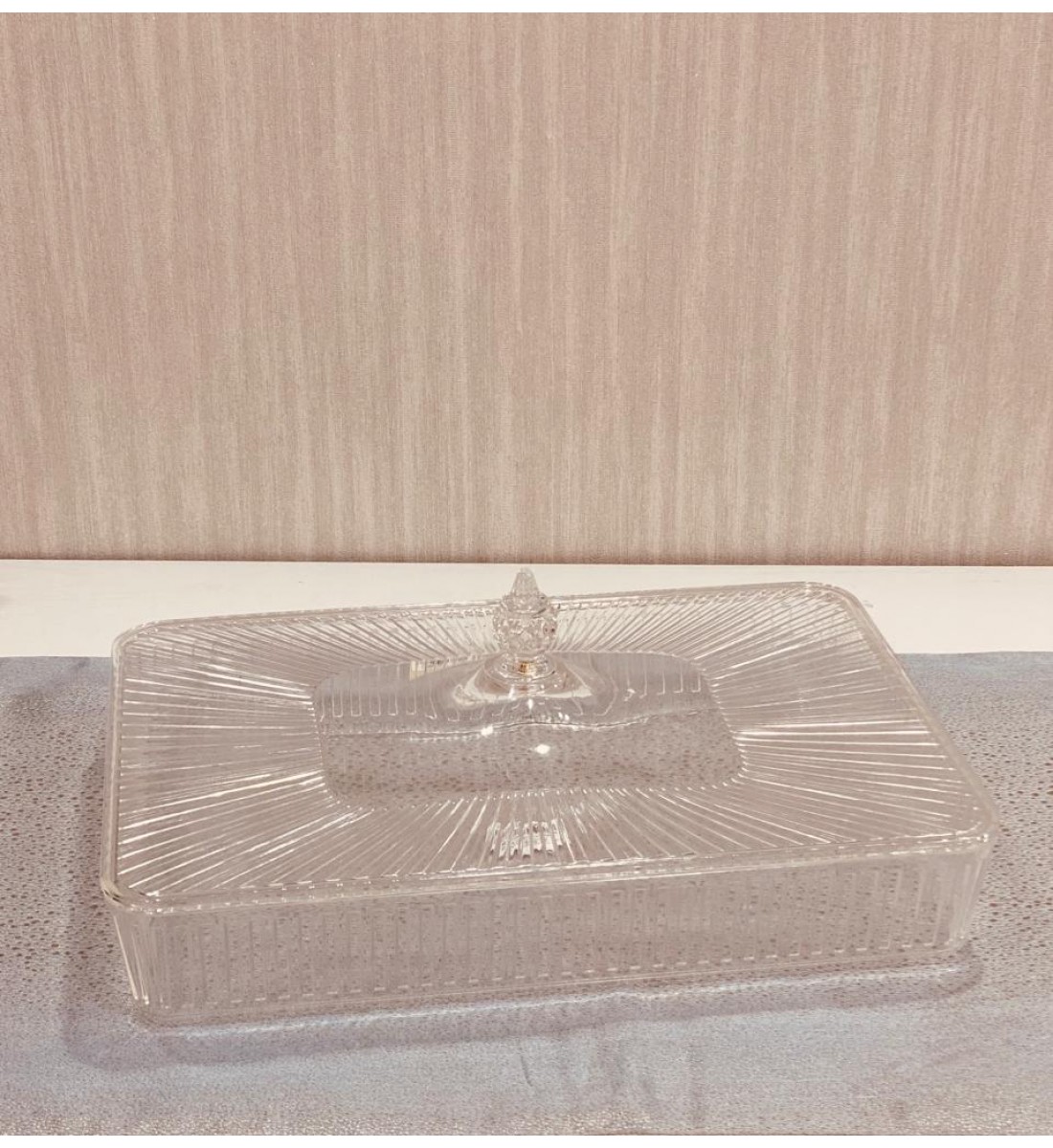 صينية كيك  اكرليك شفاف مستطيل بغطا40*28سم