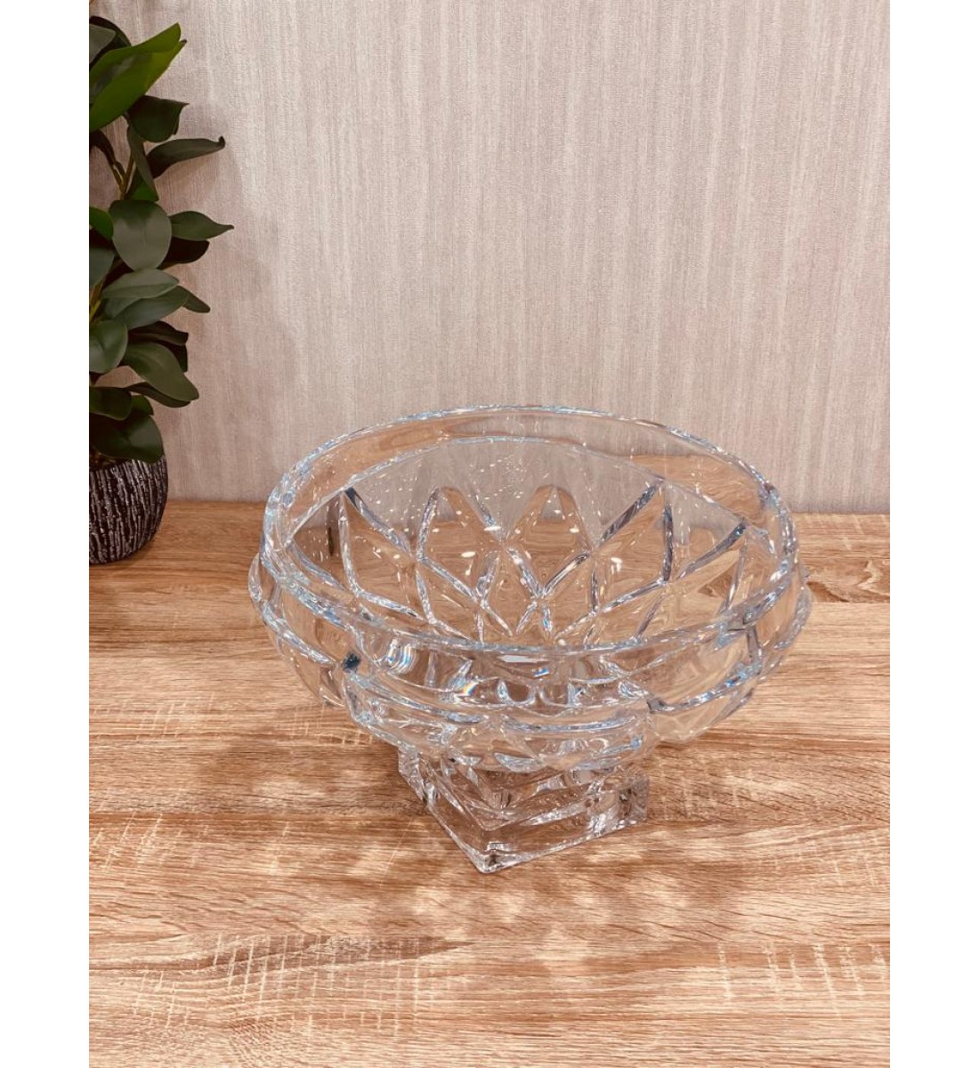 صحن تقديم زجاج دائري بقاعدة ـ متين وخامة ثقيلة صحن تقديم زجاج دائري بقاعدة ـ متين وخامة ثقيلة