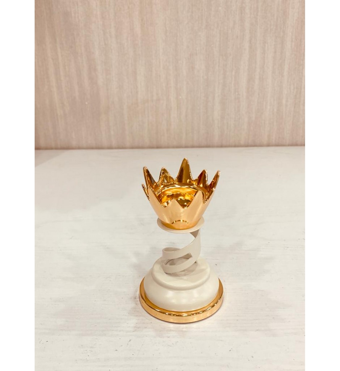 White gilt nickel steel incense burner with a rounded base 14 cm