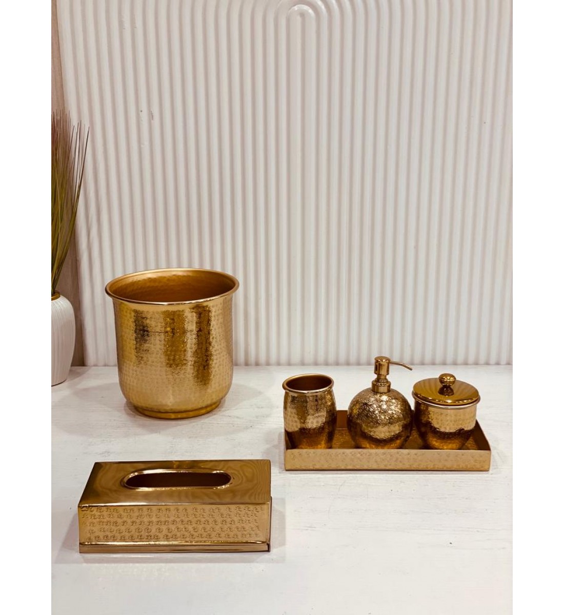 طقم حمام استيل بتصميم ذهبي 6 قطعة