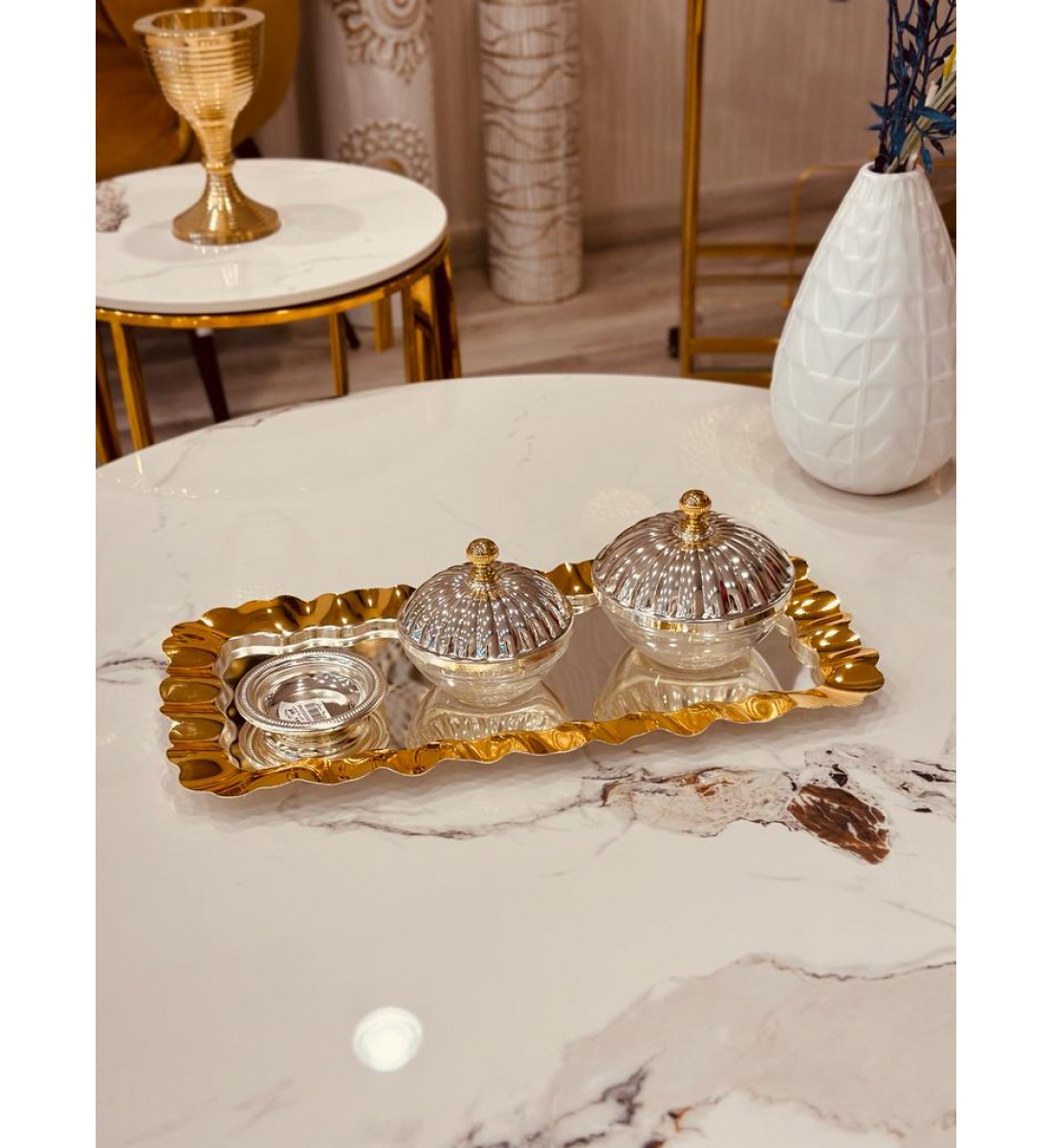 طقم تمرية مع طوفرية فضي مذهب43*22  سم 