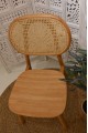 كرسي خشب بتصميم عصري 