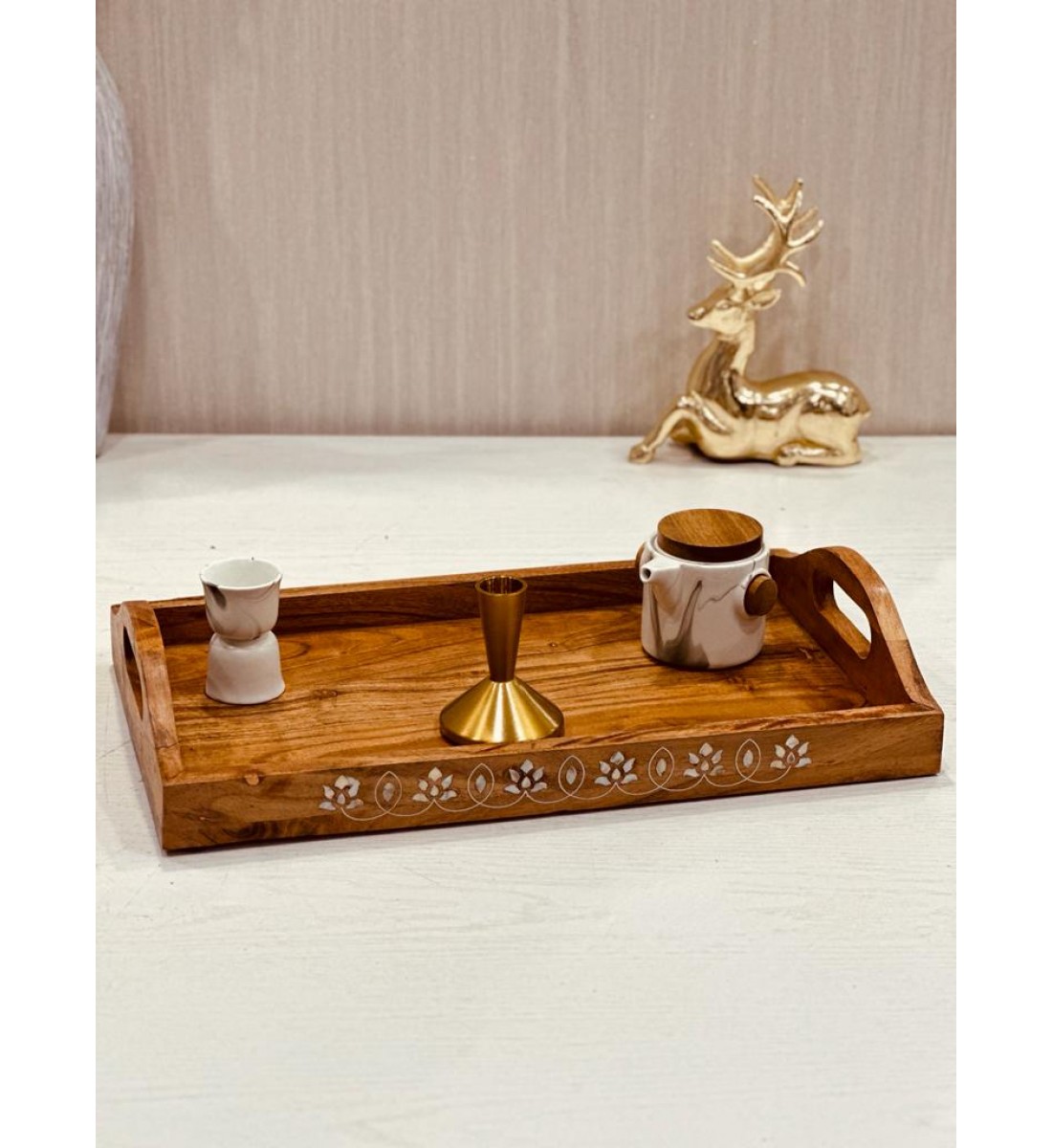 Brown wooden serving tray with engraving - Indian shape, 40 * 25 cm