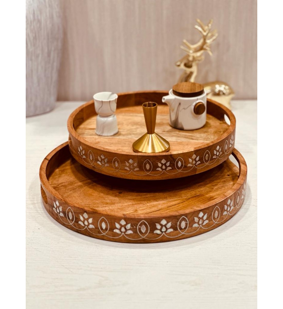 Tovaria brown wooden round serving tray with engraving - Indian shape, 30 cm