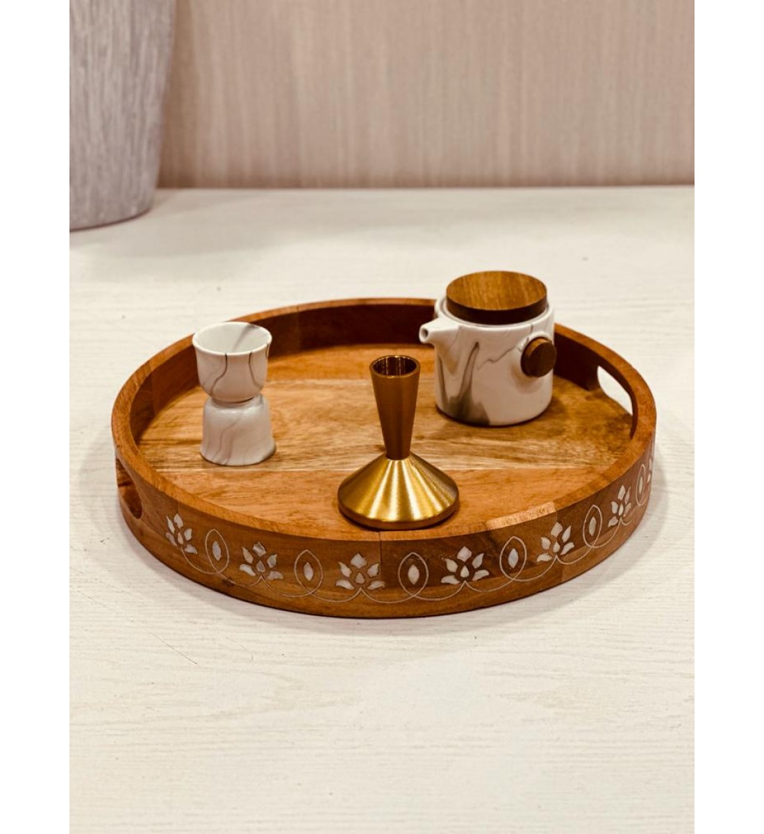 Tovaria brown wooden round serving tray with engraving - Indian shape, 30 cm