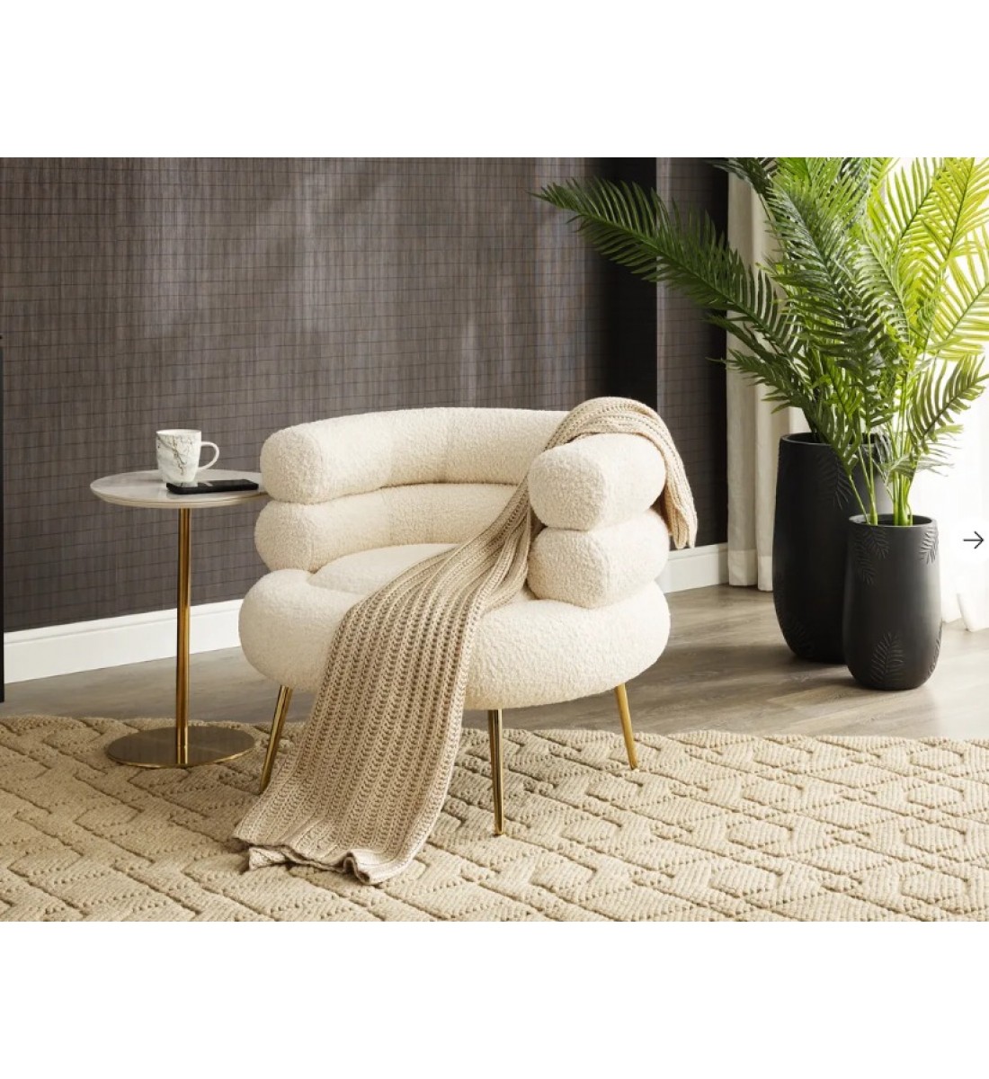 كرسي قماش  بوكلية  بتصميم مميز وجذاب لون ابيض 