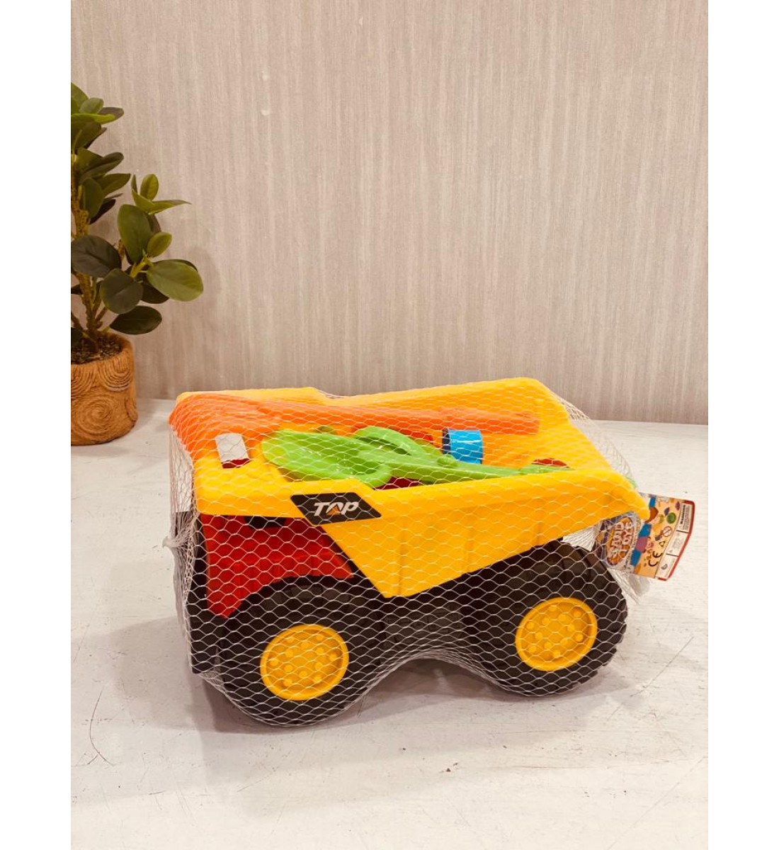Sand dump truck