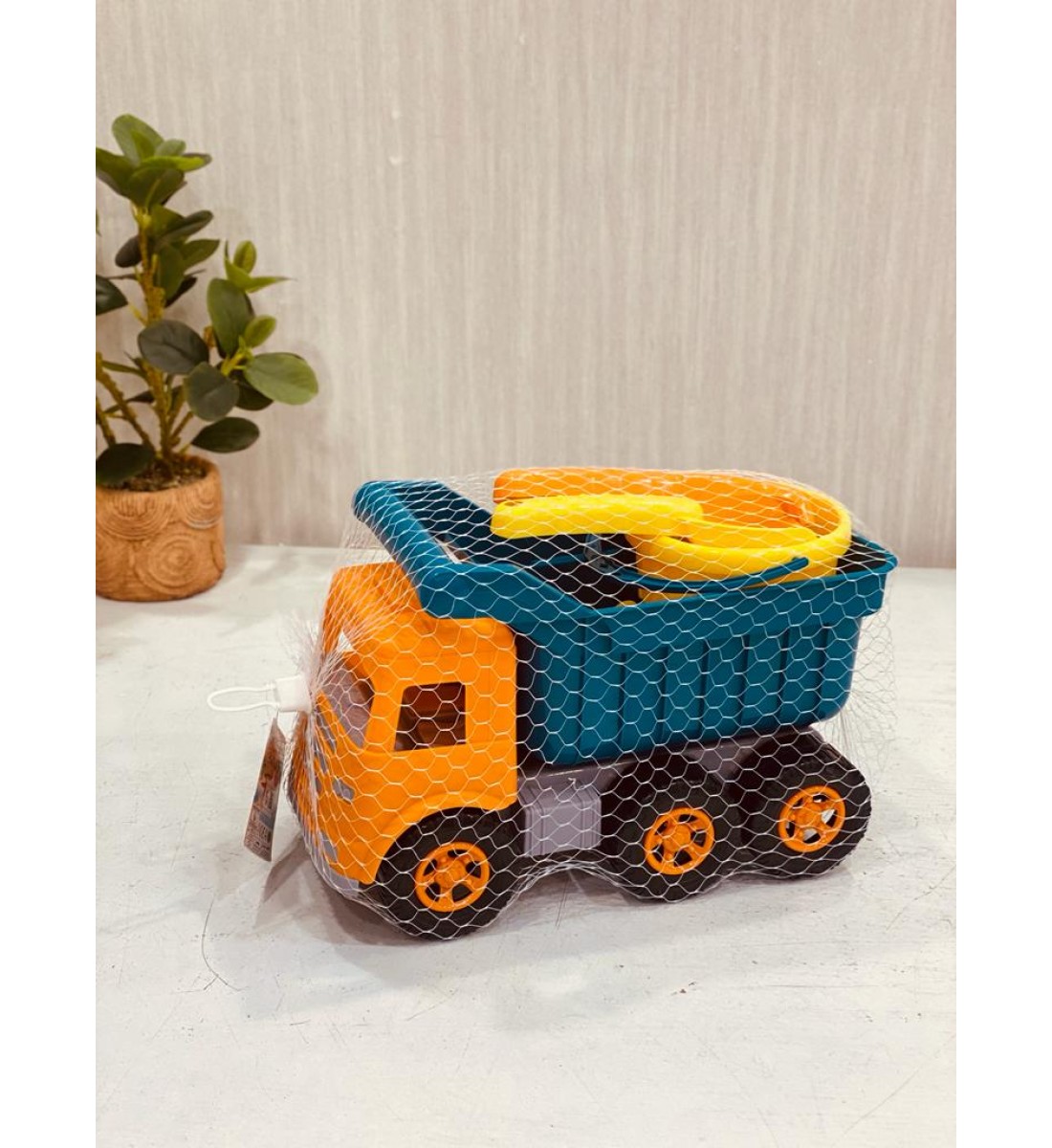 Sand dump truck