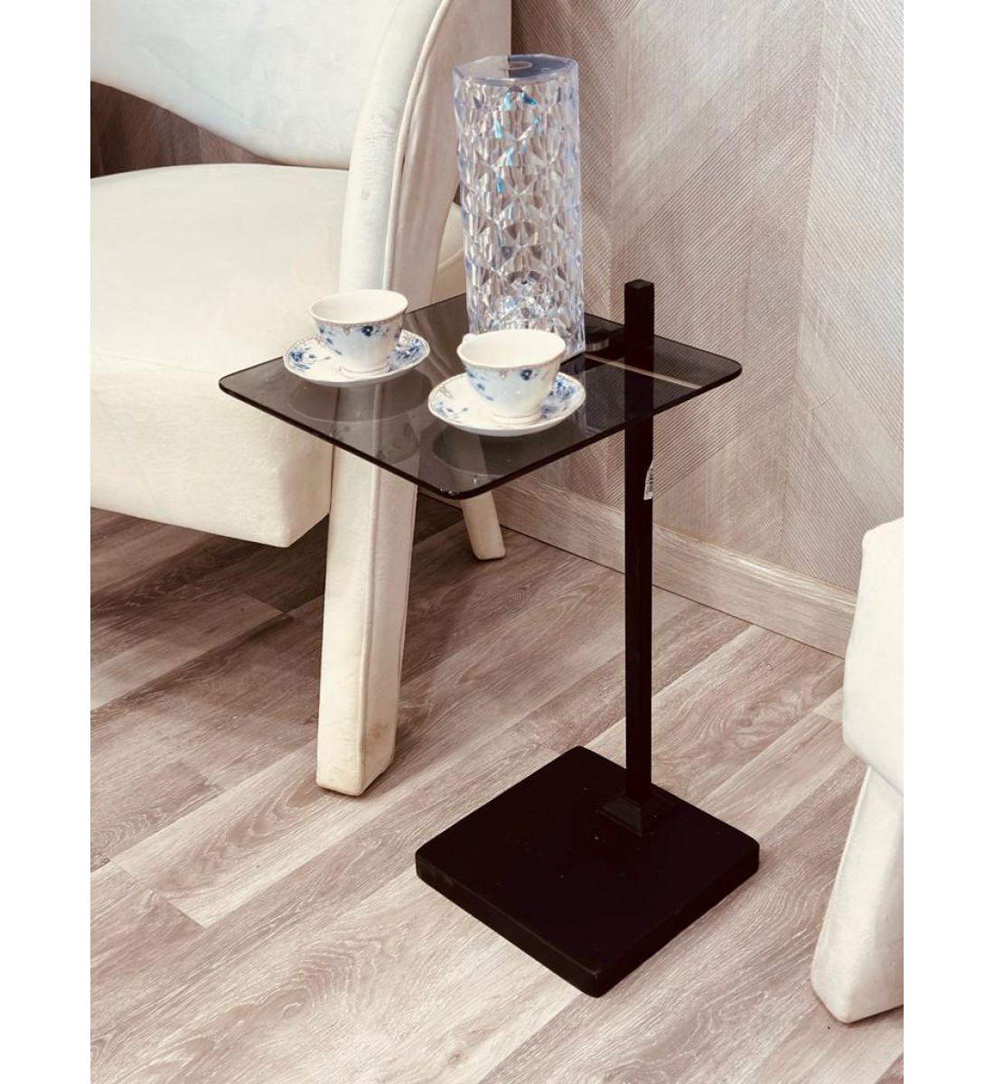 طاولة خدمة مفرد زجاج بقاعدة حديد متين 30*55سم 