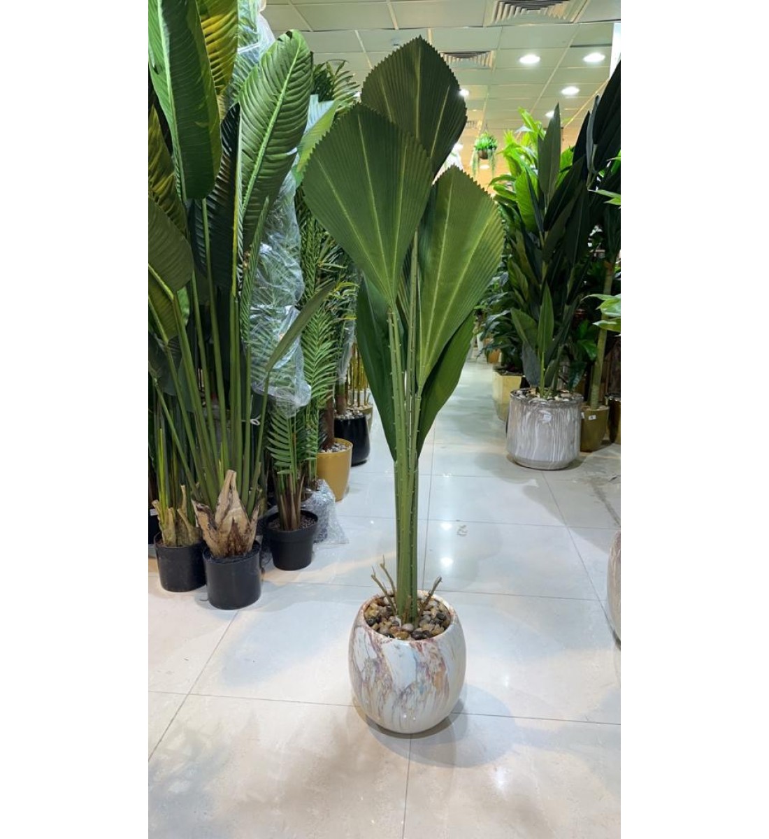 Artificial decorative tree with a golden ceramic pot, modern shape, 160 cm Artificial decorative tree with a golden ceramic pot, modern shape, 160 cm
