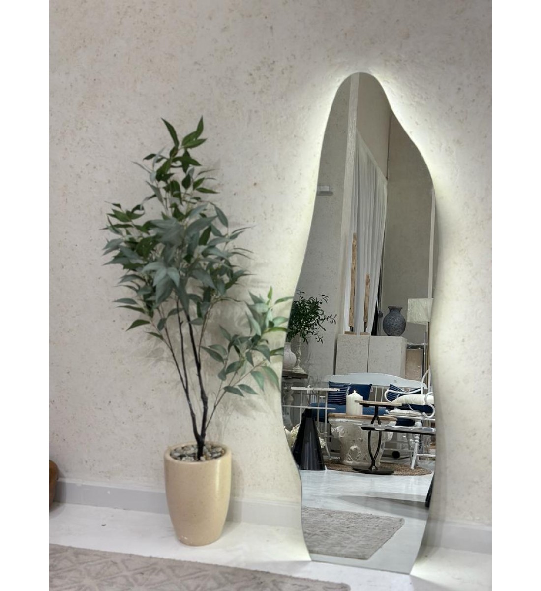 مرايا زجاج بانارة 180×55سم مرايا زجاج بانارة 180×55سم