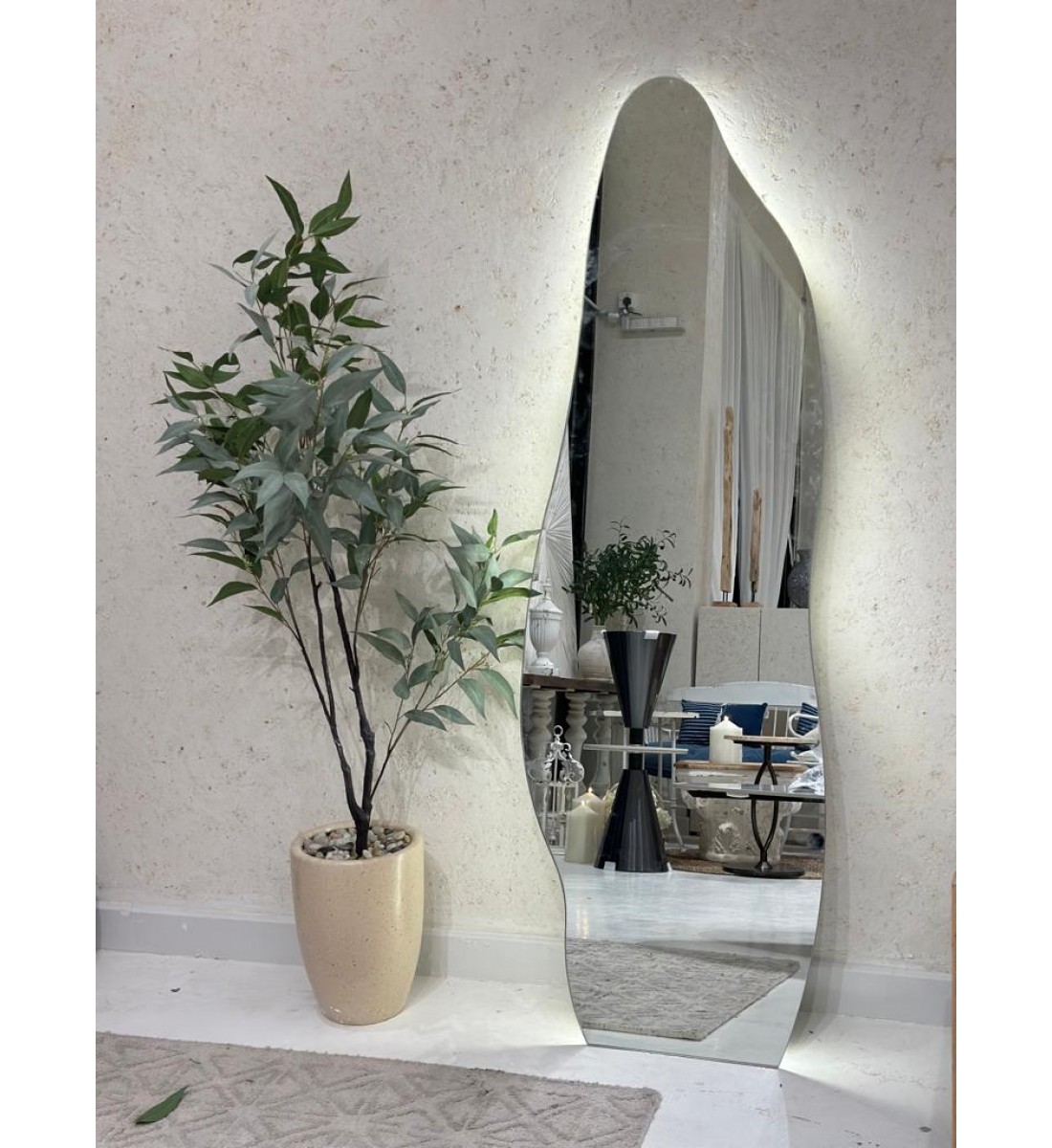 مرايا زجاج بانارة 180×55سم مرايا زجاج بانارة 180×55سم