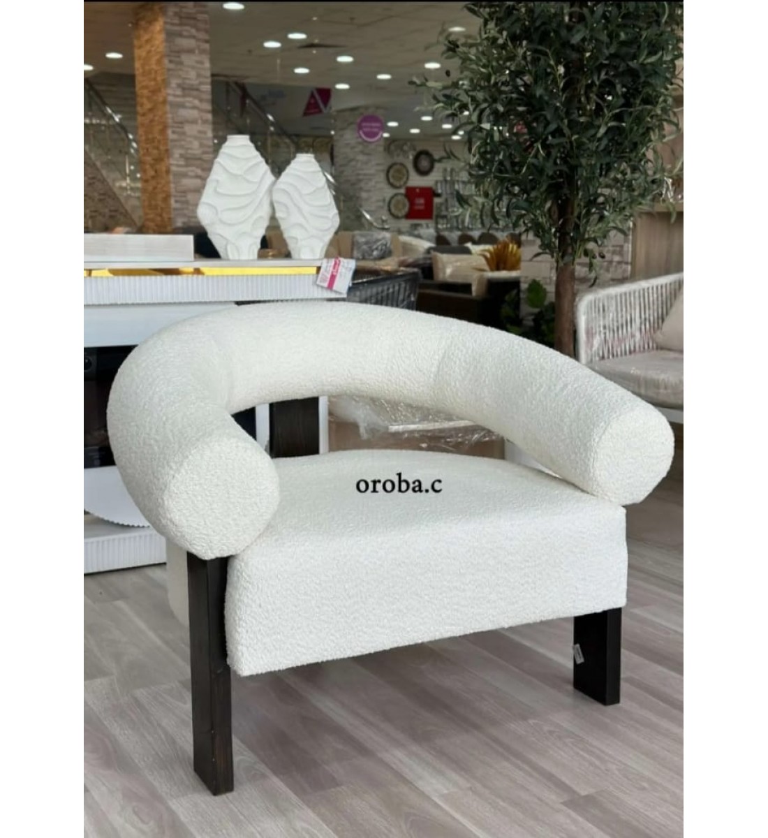 كرسي بوكليه بتصميم مميز وجذاب لون ابيض مقاس 70*70*80سم