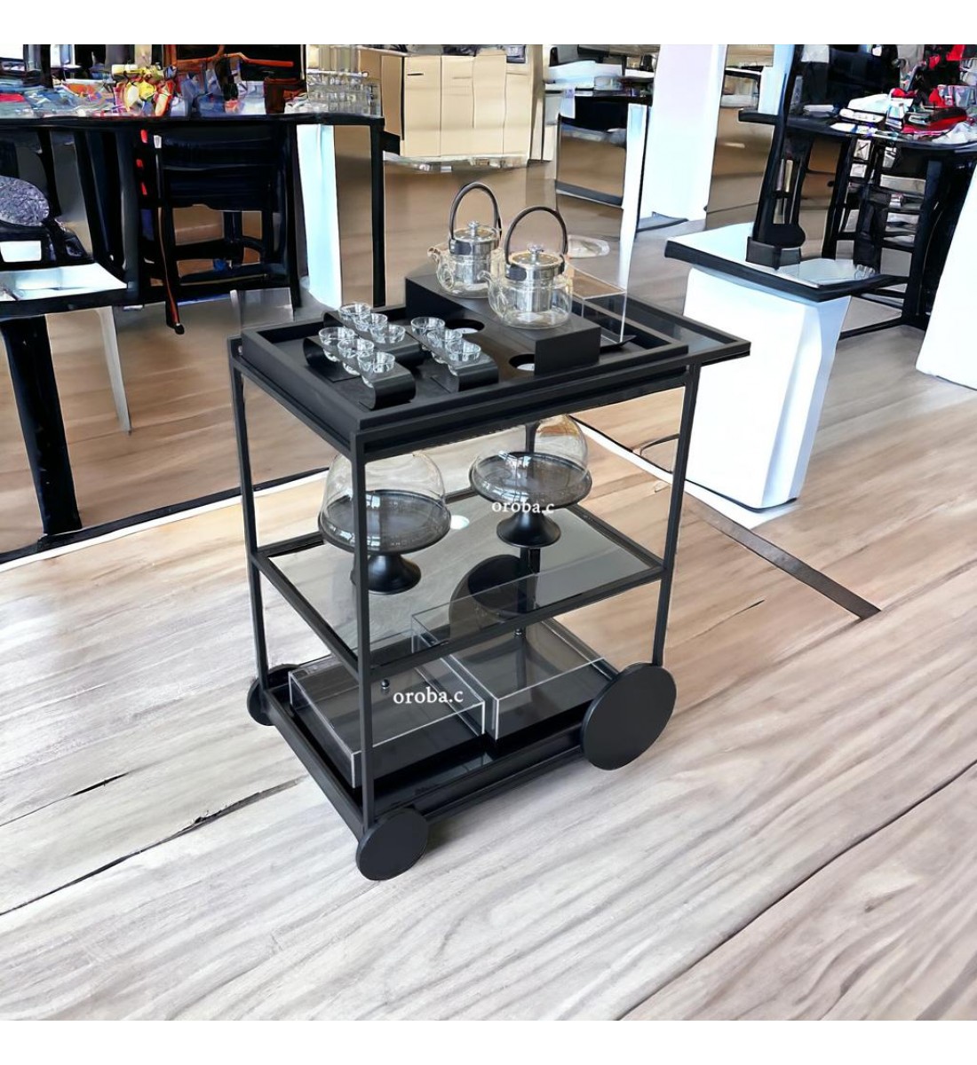 عربية تقديم حديد 3دور الرف الوسط زجاج بكفرات سهلة الحركة لون اسود المقاسات 80*50*95 سم عربية تقديم حديد 3دور الرف الوسط زجاج بكفرات سهلة الحركة لون اسود المقاسات 80*50*95 سم