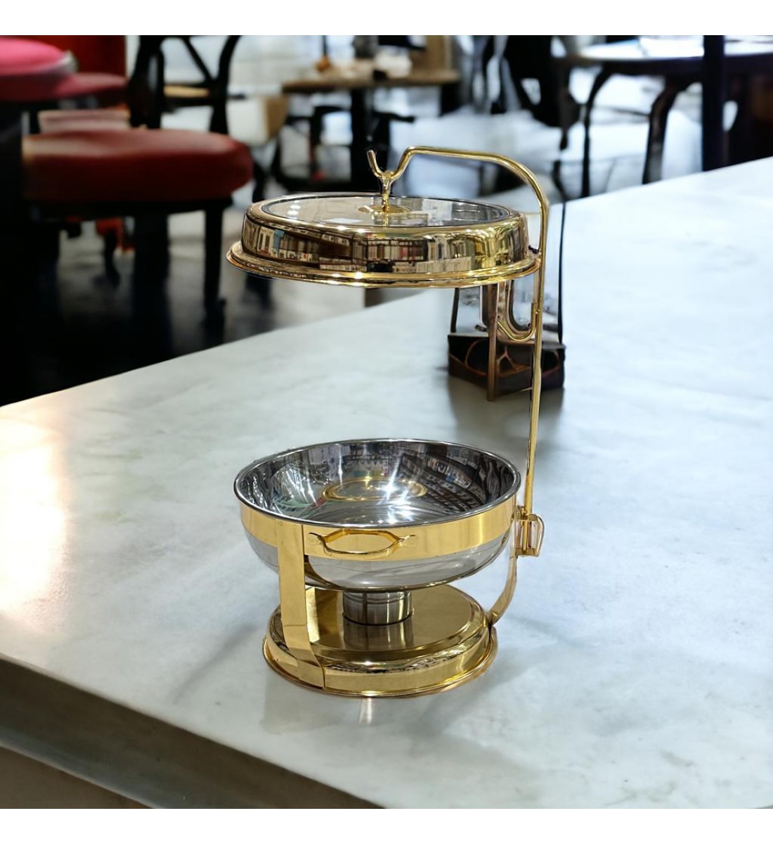 Buffet heater, ceramic serving dish for heating food with a uniquely designed lid, 6 liters