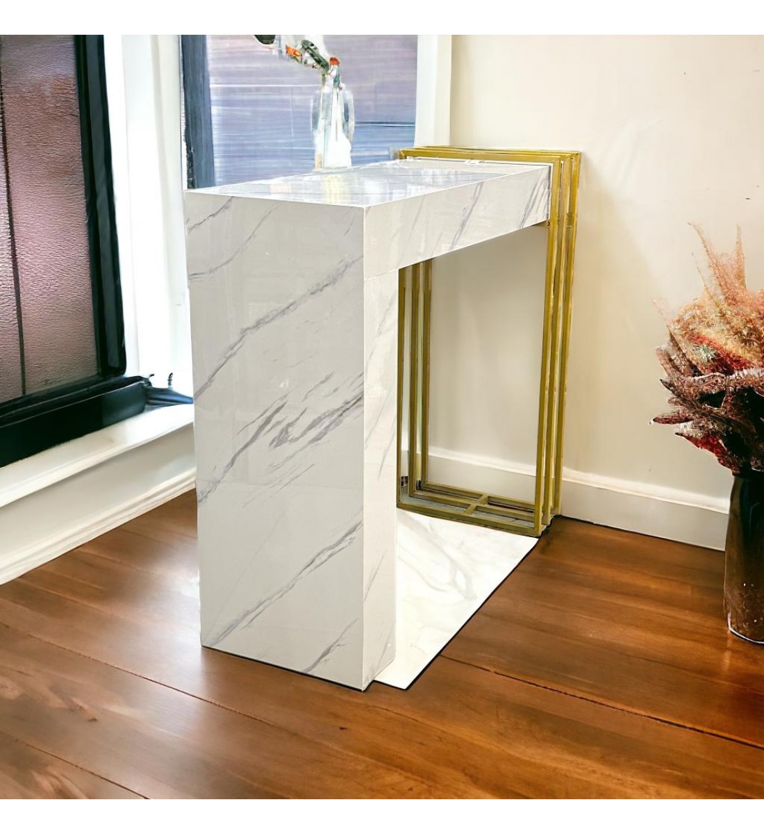 White and gold marble alternative entrance table, new and elegant shape (88 x 30 x 75 cm).