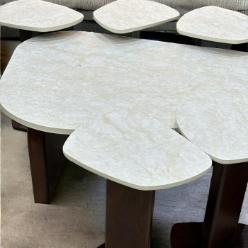 طقم طاولة خدمة بديل الرخام قاعده خشب بني سطح احجار سنديان  7 قطعة 