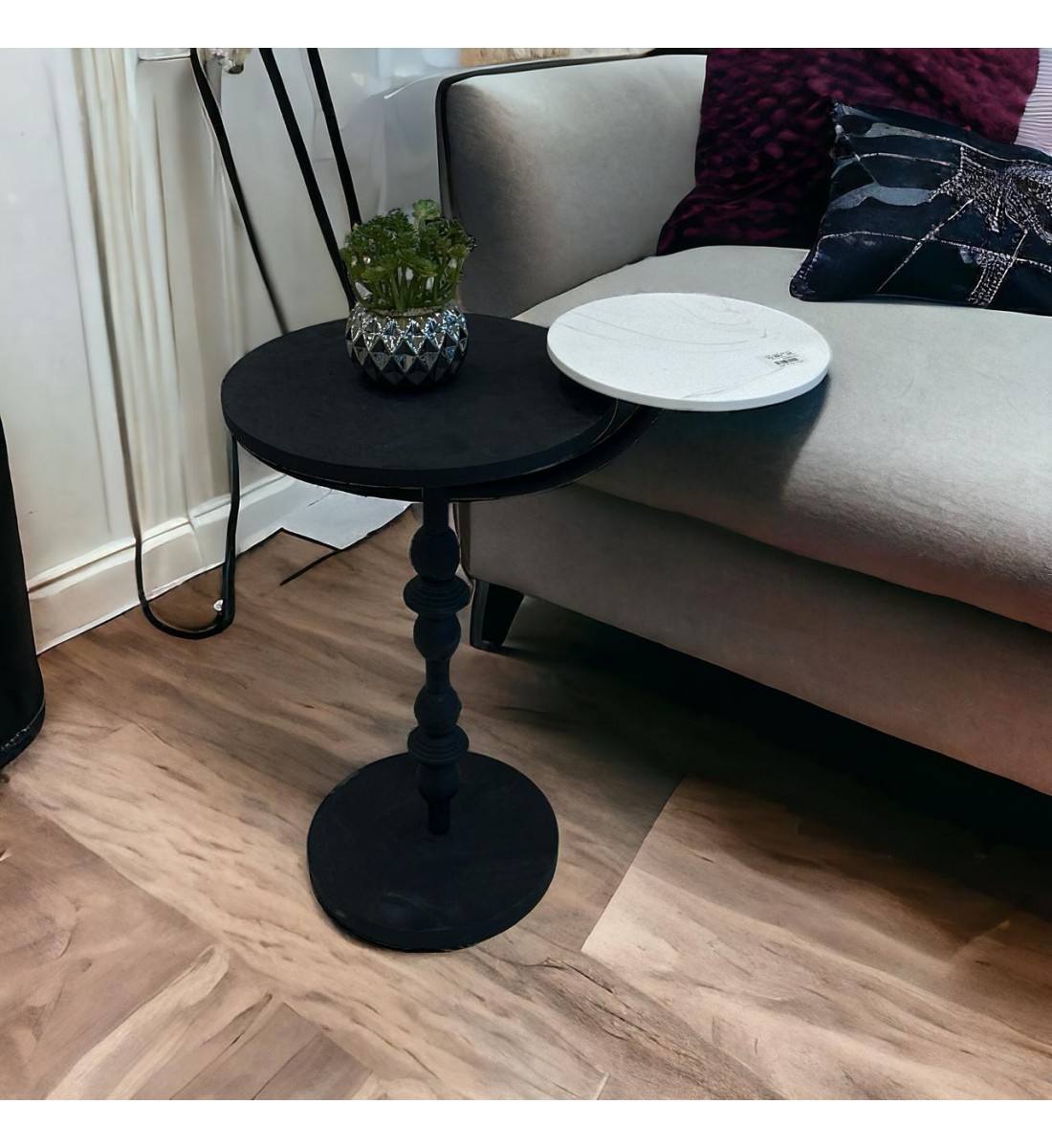 طاولة خدمه دورين اسود وابيض