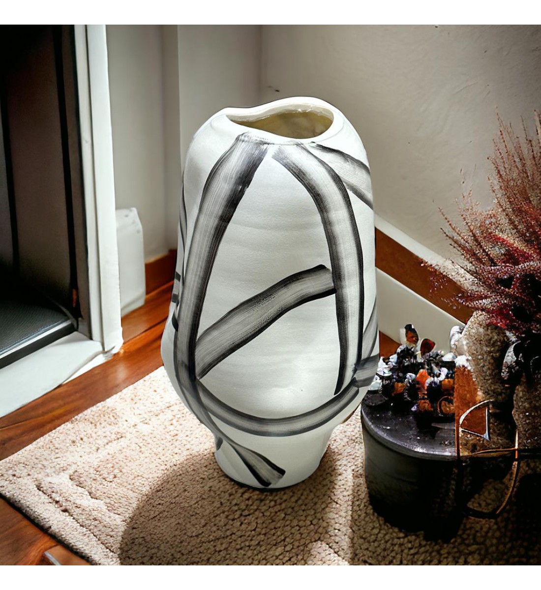 Elegant European style home vase10×10×39cm