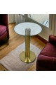 طاولة جانبية بسطح زجاج قاعده عمود   ذهبي  56×39×39سم