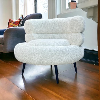 كرسي قماش  بوكلية  بتصميم مميز وجذاب لون ابيض 