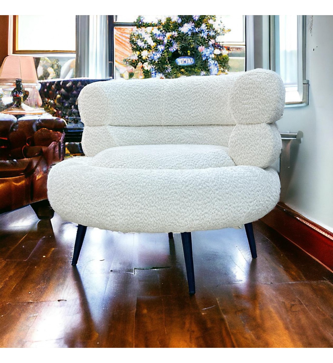 كرسي قماش  بوكلية  بتصميم مميز وجذاب لون ابيض 