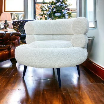 كرسي قماش  بوكلية  بتصميم مميز وجذاب لون ابيض 