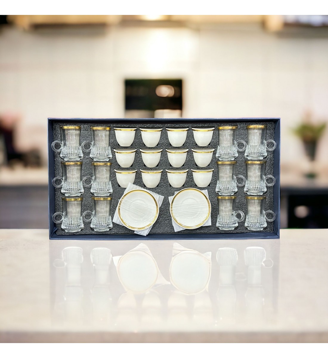 طقم قهوة وشاي مع الصحن مكون من 36قطعه طقم قهوة وشاي مع الصحن مكون من 36قطعه