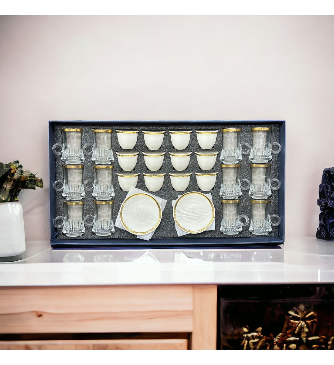 طقم قهوة وشاي مع الصحن مكون من 36قطعه طقم قهوة وشاي مع الصحن مكون من 36قطعه