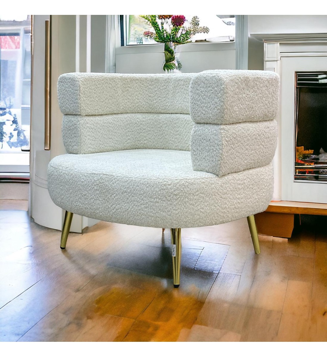 كرسي قماش  بوكلية  بتصميم مميز وجذاب ابيض رجل حديد ذهبي 