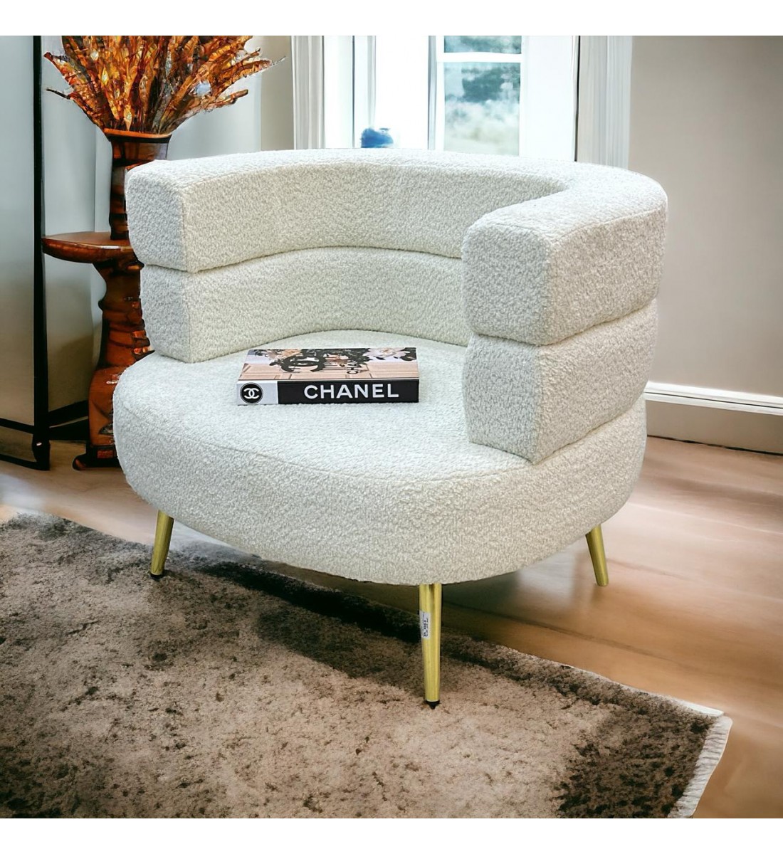 كرسي قماش  بوكلية  بتصميم مميز وجذاب ابيض رجل حديد ذهبي 