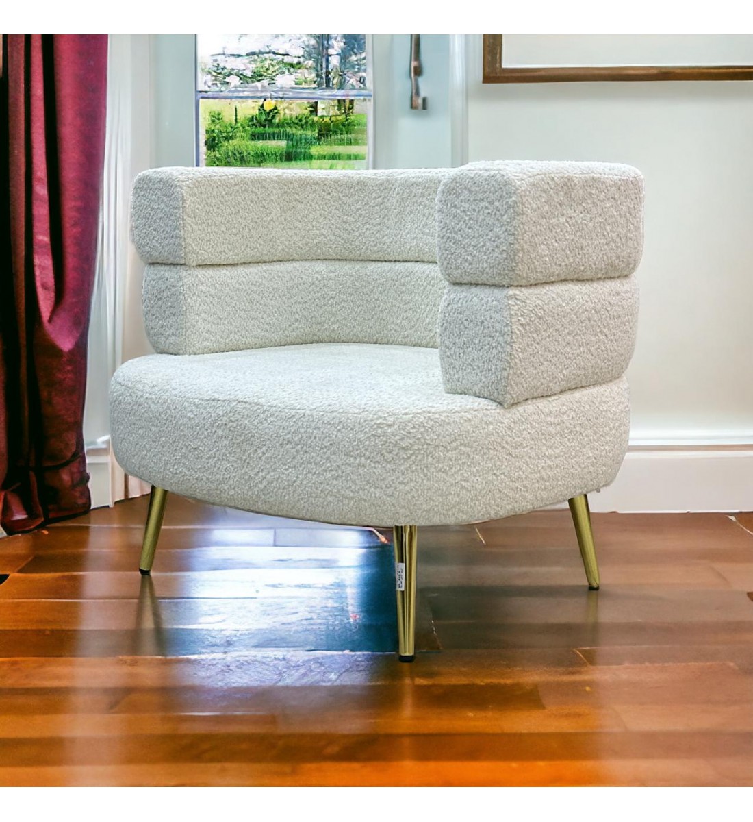 كرسي قماش  بوكلية  بتصميم مميز وجذاب ابيض رجل حديد ذهبي 