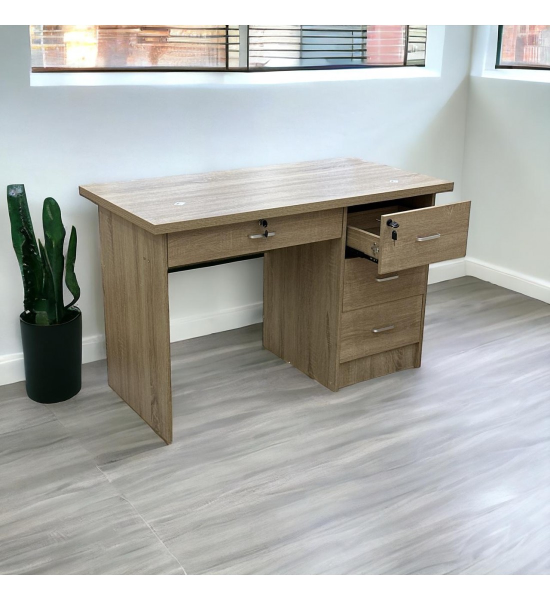  طاولة مكتب  3 درج خشبي  بيج مقاس 120×60×75سم 