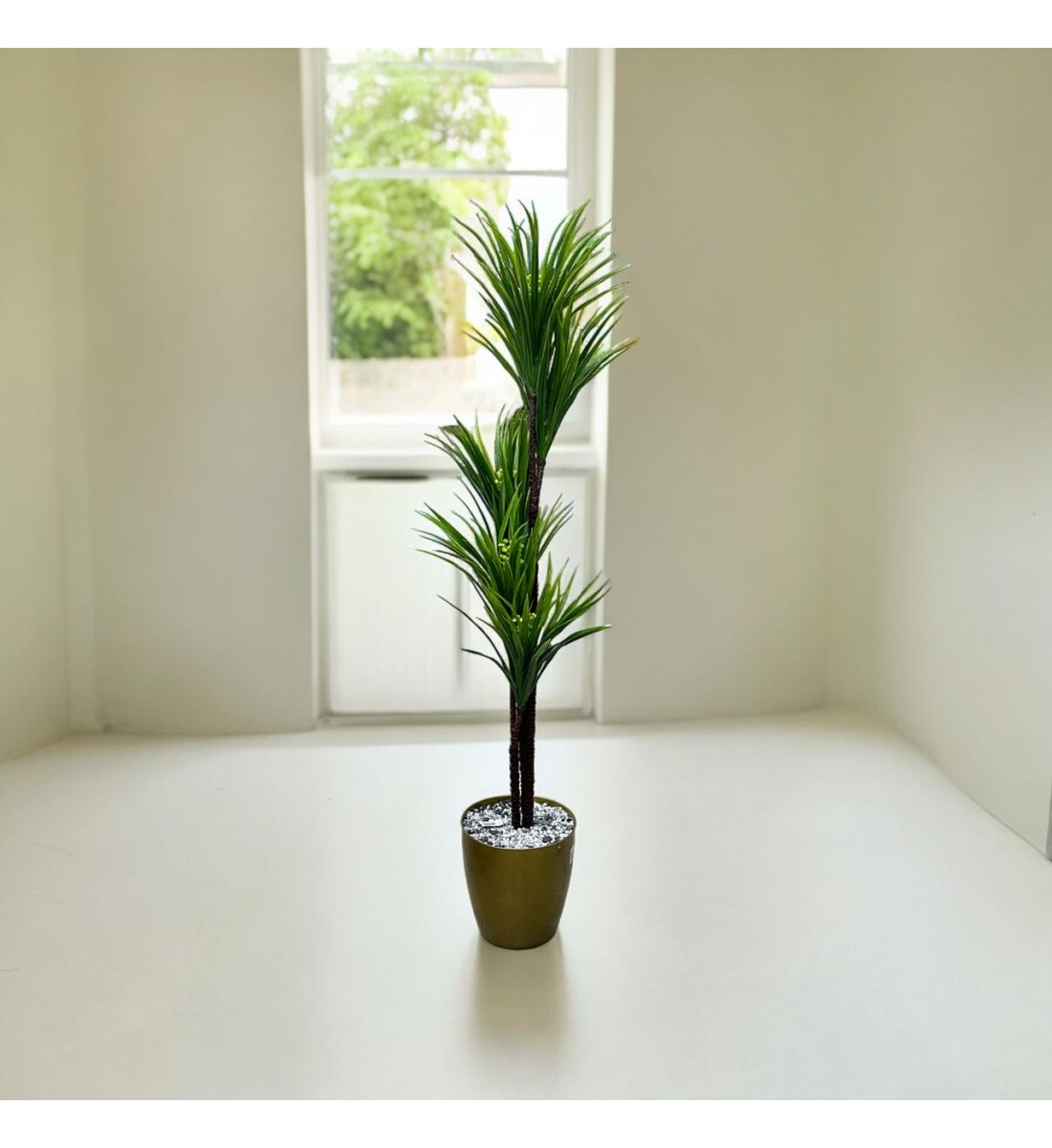 A tree decorating a golden corner, 160 cm