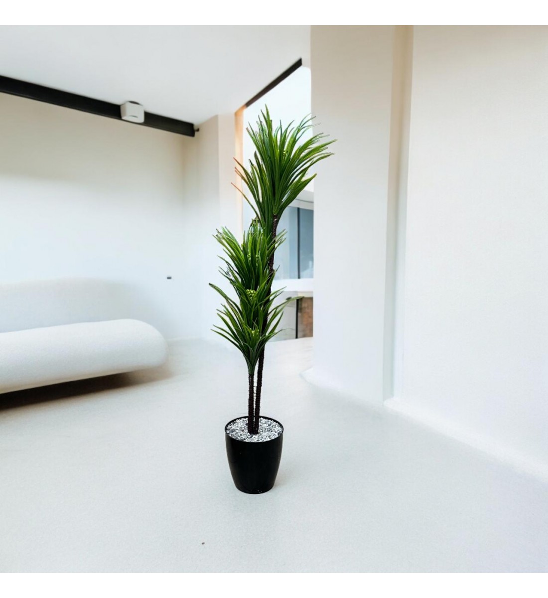 شجرة تزين مركن اسود 160سم شجرة تزين مركن اسود 160سم