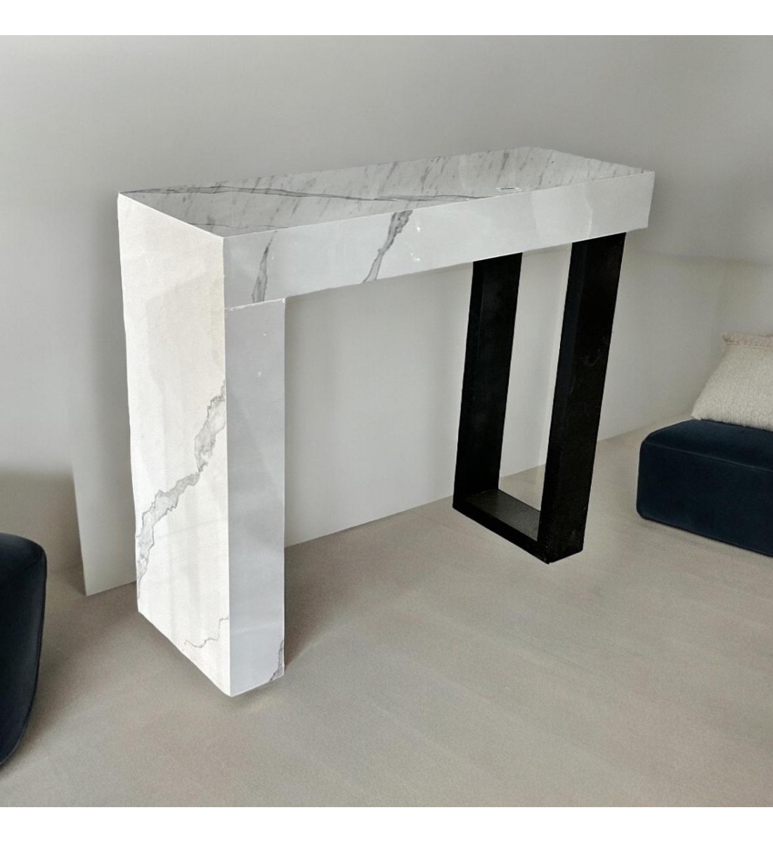 Classic entrance table, wood alternative, white with black side, 120 x 30 x 90 cm